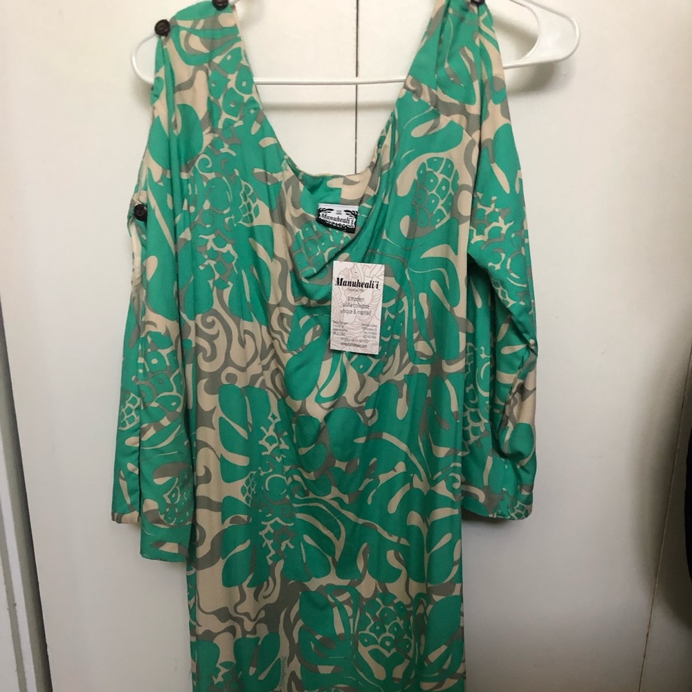 Manuhealli dress brand new never worn..